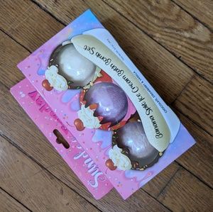 NWT banana split trio bath bombs